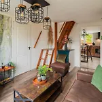 Nyaraló The Hajdu Hide-away - Cozy, Private House, Hot Tub & Garden, Pet Friendly