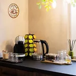 The Hajdu Hide-away - Cozy, Private House, Hot Tub & Garden, Pet Friendly Nyaraló