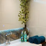The Hajdu Hide-away - Cozy, Private House, Hot Tub & Garden, Pet Friendly Nyaraló