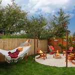 The Hajdu Hide-away - Cozy, Private House, Hot Tub & Garden, Pet Friendly * Hajdúszoboszló