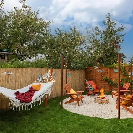 The Hajdu Hide-away - Cozy, Private House, Hot Tub & Garden, Pet Friendly * Hajdúszoboszló